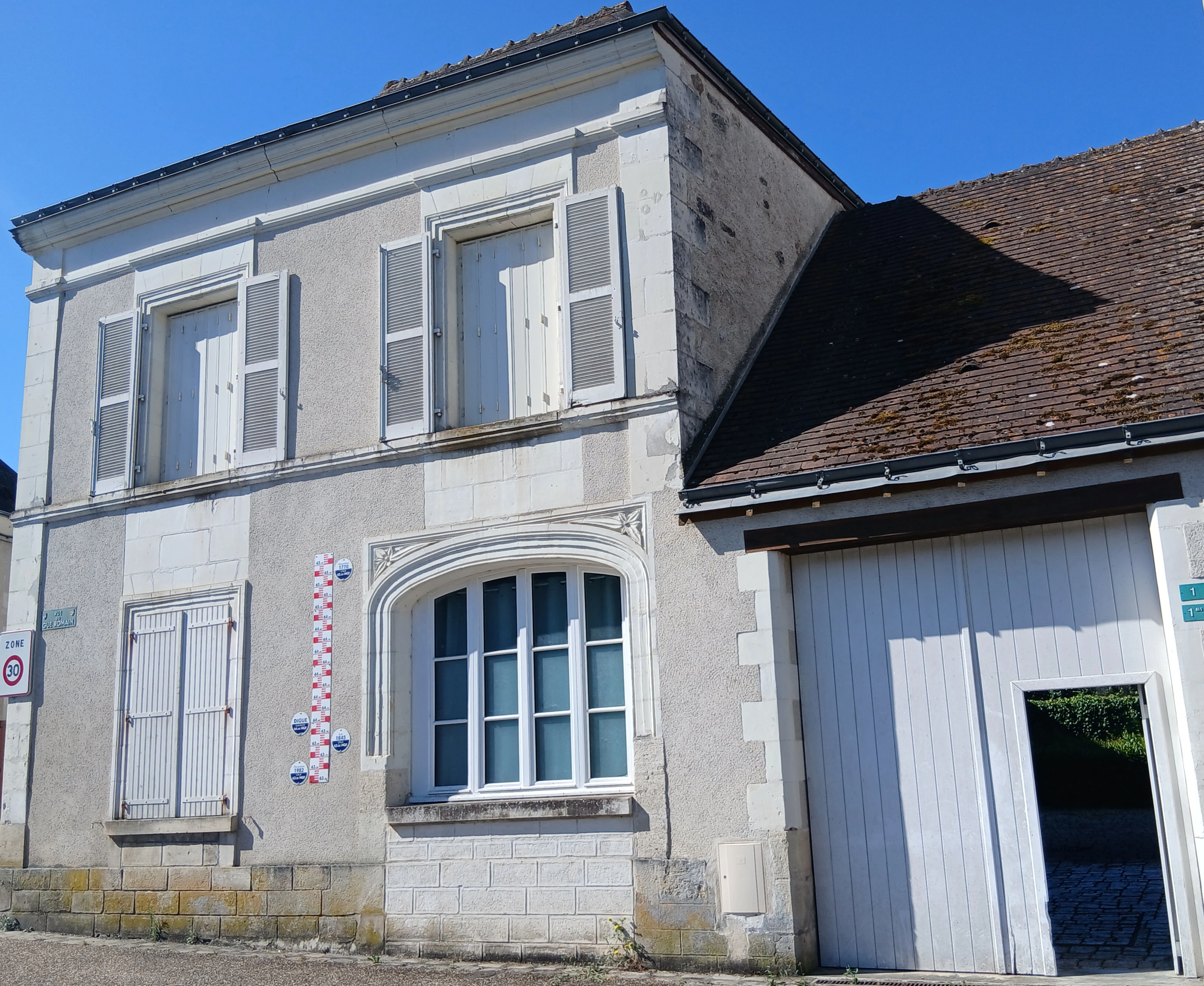 Photo 10 du bâtiment abritant le cabinet Hypnose & Magnétisme J-F Mercier à Reignac-sur-Indre