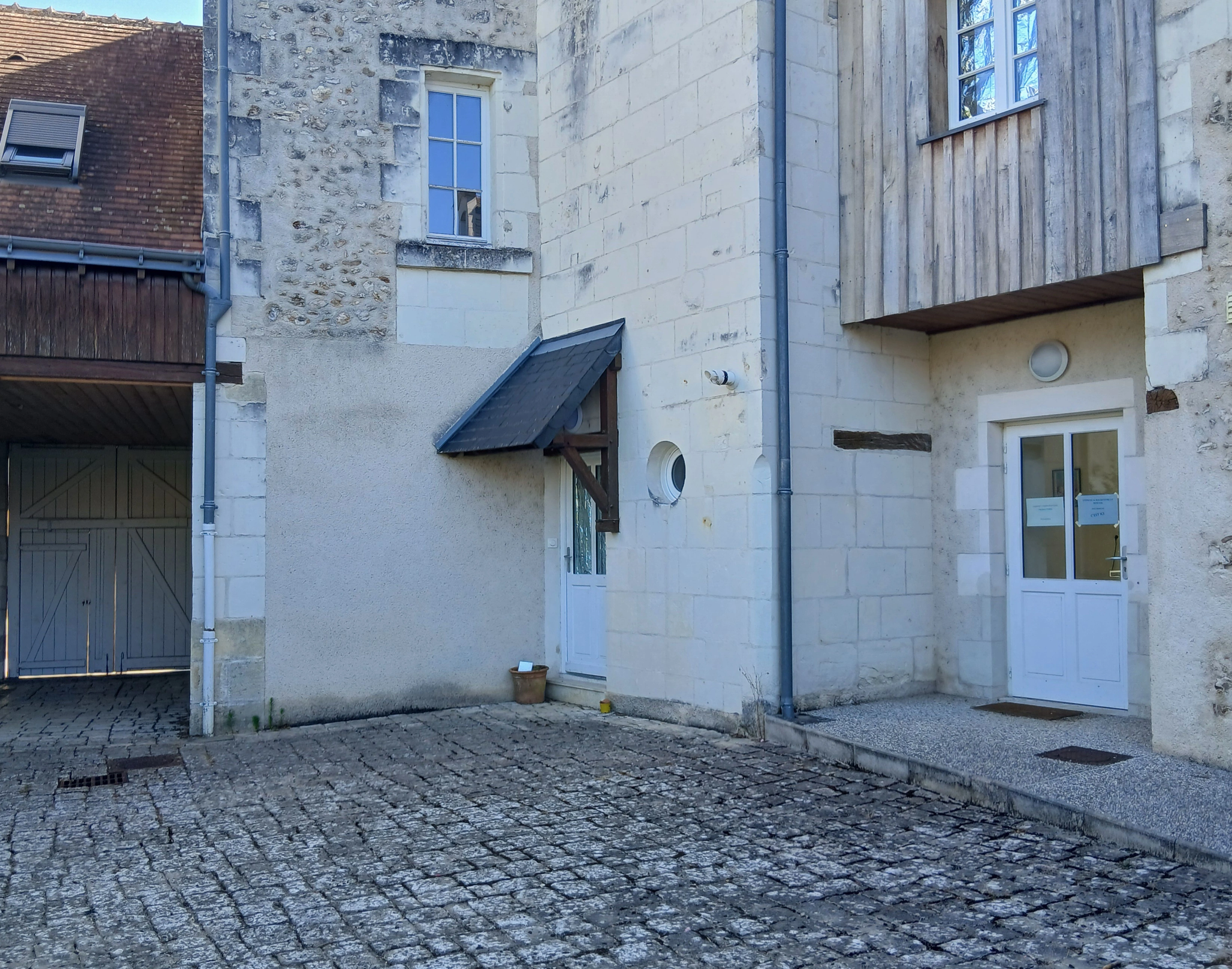 Photo 8 du bâtiment abritant le cabinet Hypnose & Magnétisme J-F Mercier à Reignac-sur-Indre